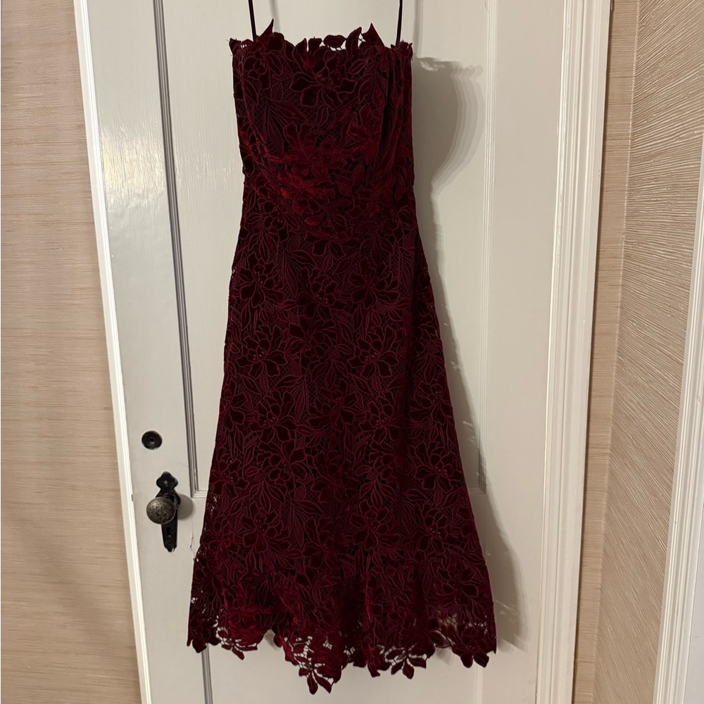 Kailyn Velvet Floral Lace Strapless Cocktail Dress